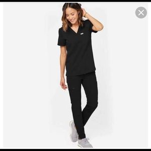 Pair of black figs top and bottom